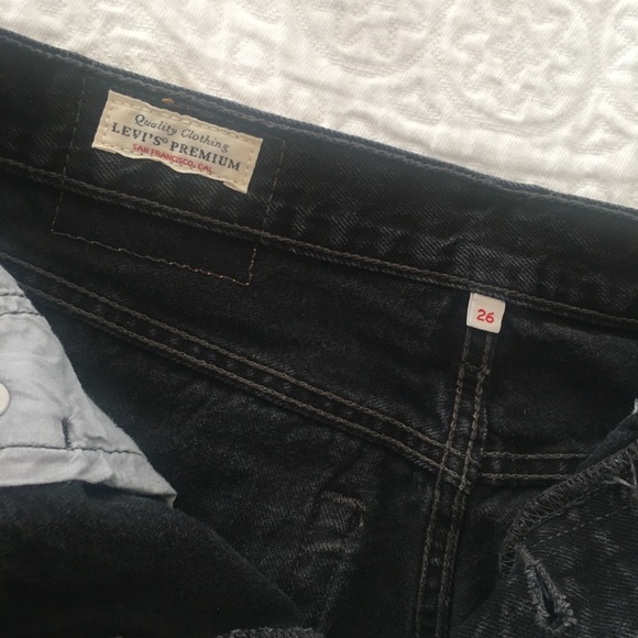 Levis denim destroyed skirt - Picture 8 of 9